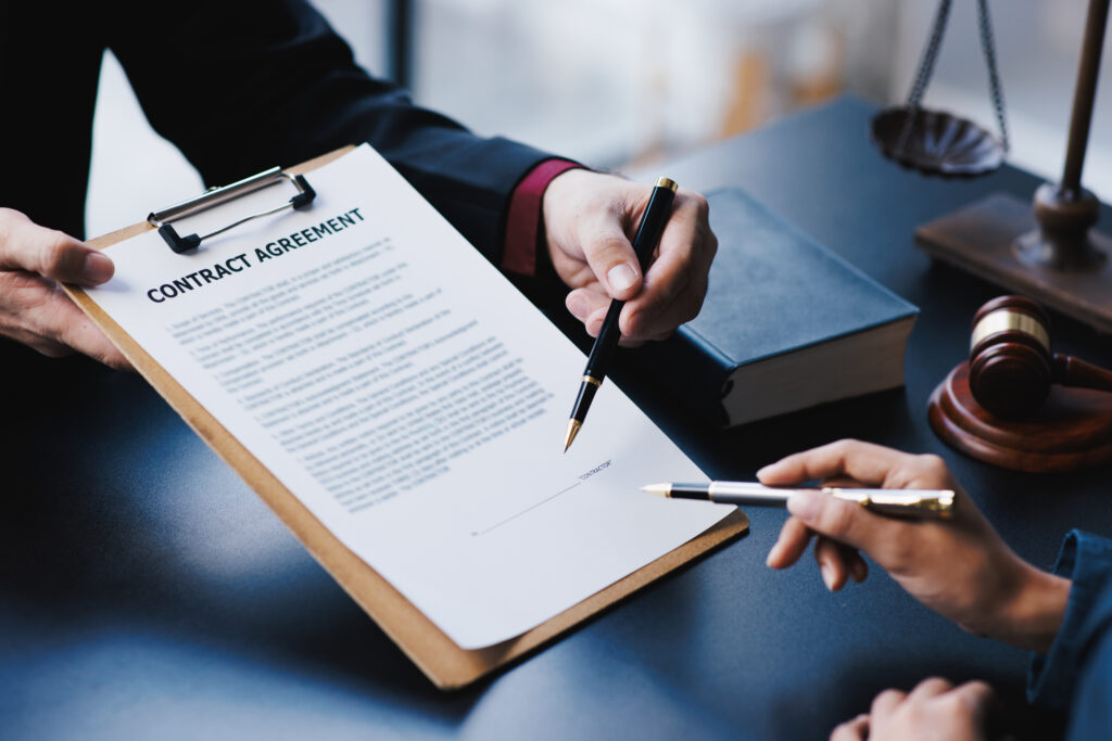 Qué pasa si renuncio antes de terminar mi contrato en Perú